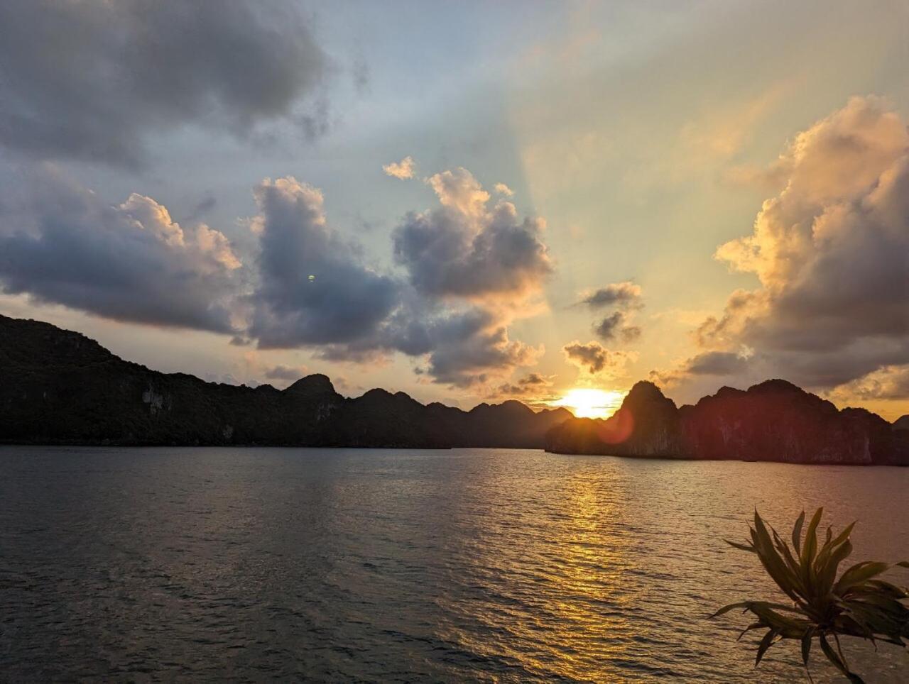 Cat Ba Wonder Hotel Dong Khe Sau Dış mekan fotoğraf